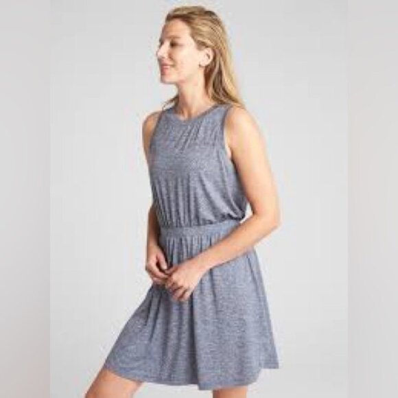 GapFit Sleeveless CutOut Dress in Brushed Tech Jersey GAP M stretch open back - Picture 1 of 5